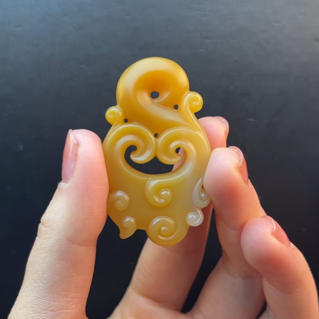 石英质玉黄蜡石挂件未镶嵌溪*