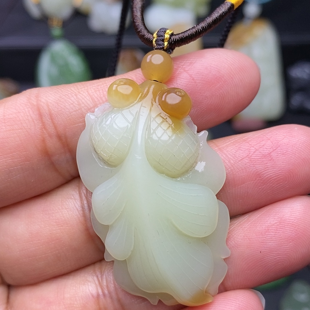 用***2和田玉未镶嵌挂件