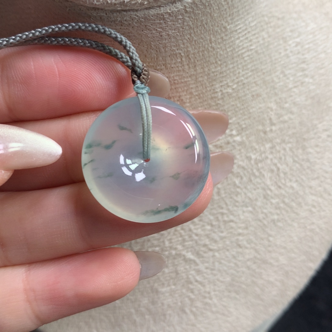 翡翠颈饰未镶嵌扣子