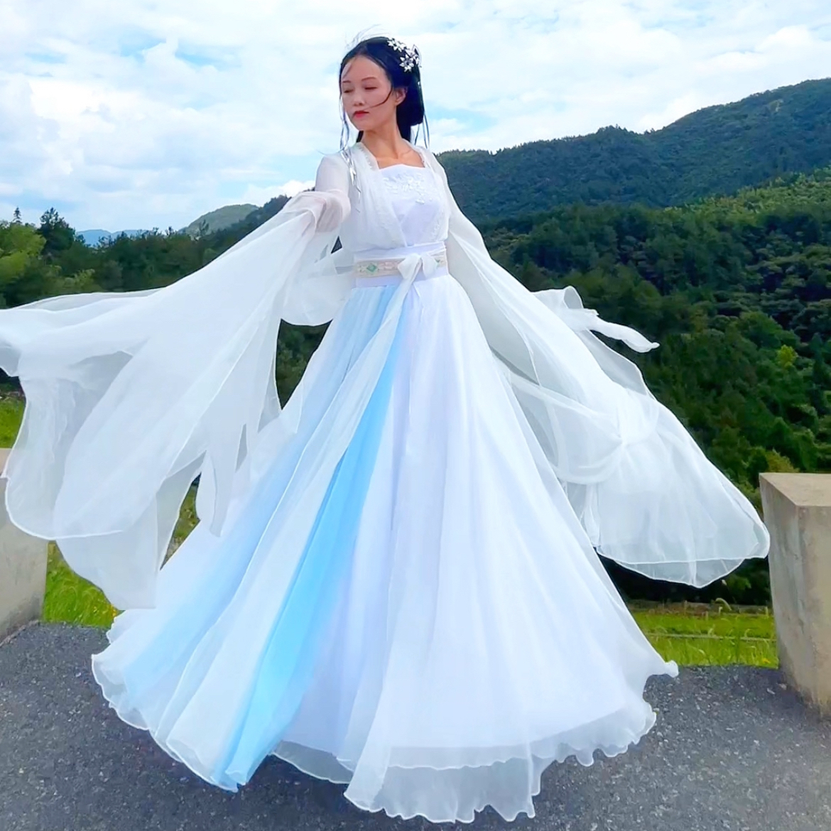 白蓝色锦丝大袖超仙古风仙侠影视服装