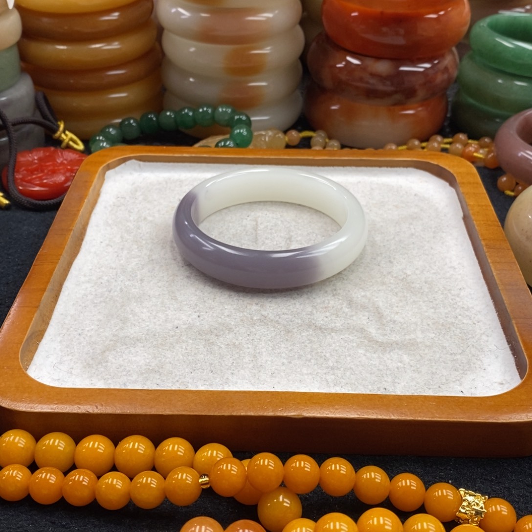 村***姐石英岩玉未镶嵌手镯（圆镯）