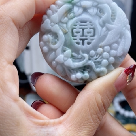 翡翠颈饰未镶嵌翡翠