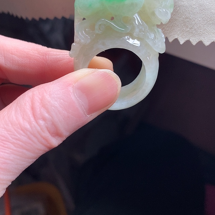 翡翠颈饰未镶嵌吊坠