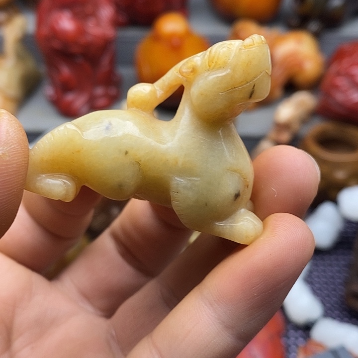 未镶嵌蛇纹石玉颈饰