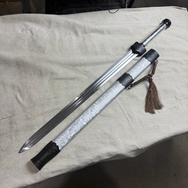 3694 龙泉昊天宝剑高锰钢唐横刀包皮鞘未开刃