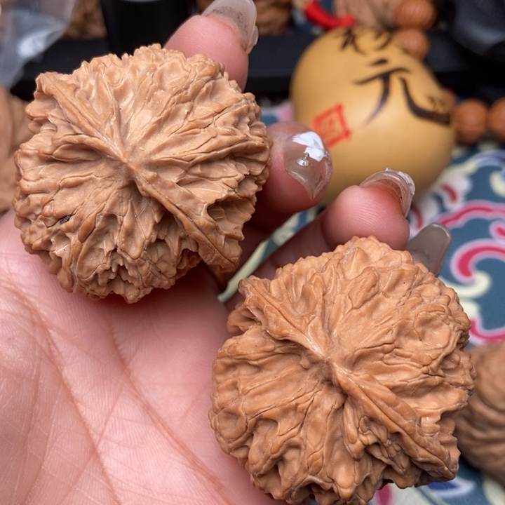 文玩核桃把件咯*吱苹果园