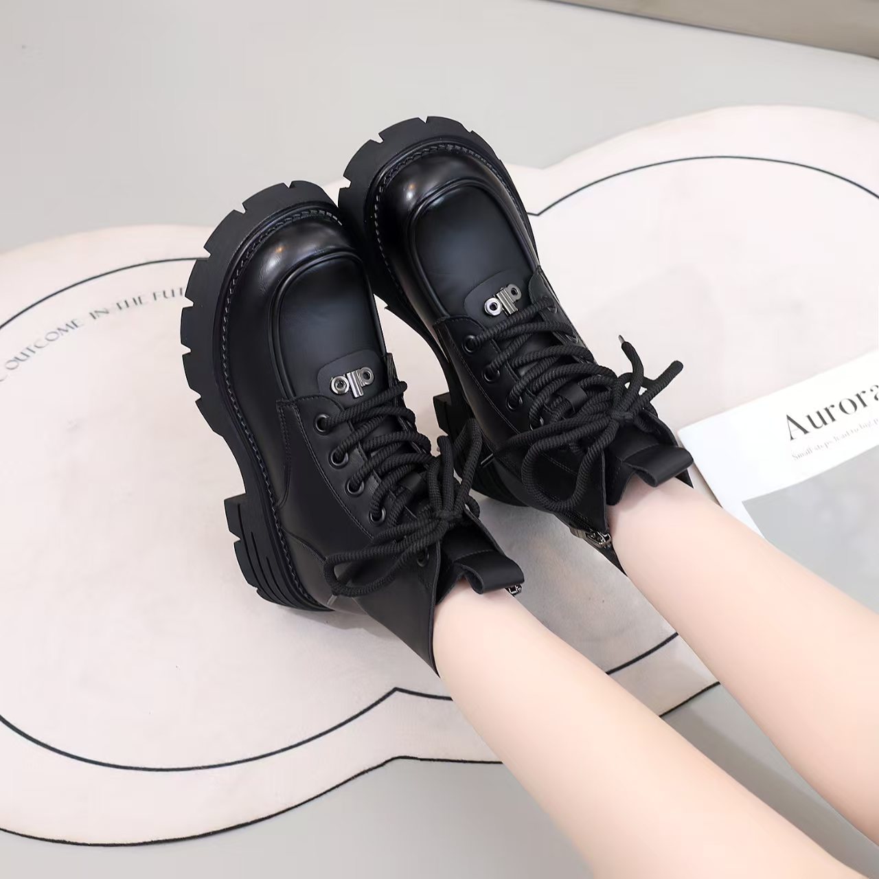 英伦风厚底马丁靴女2025新款秋季时尚百搭轻便软底短靴圆头显脚小