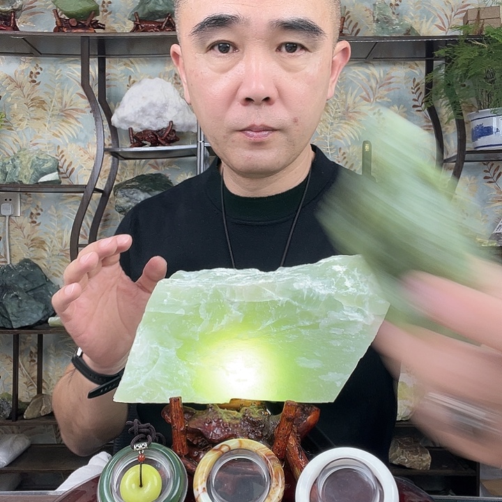 东***龙蛇纹石玉未镶嵌岫玉