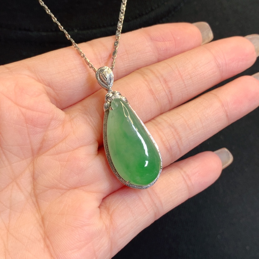 【闪购商品】翡翠18K金镶嵌吊坠(赠链)福瓜