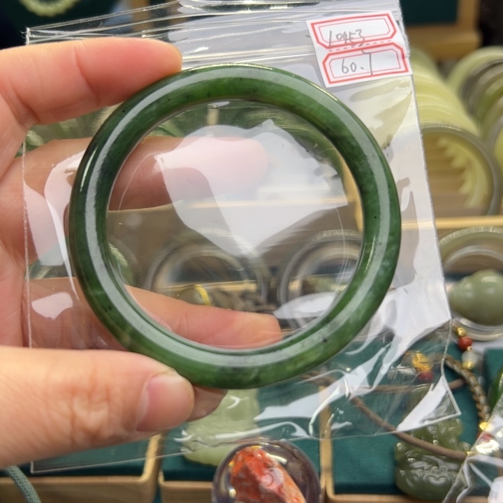 和田玉手镯未镶嵌60.7圈围10453