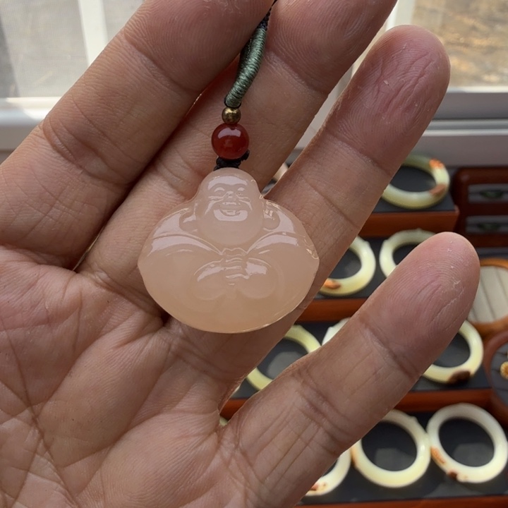 玉藕粉色抱抱佛吊坠