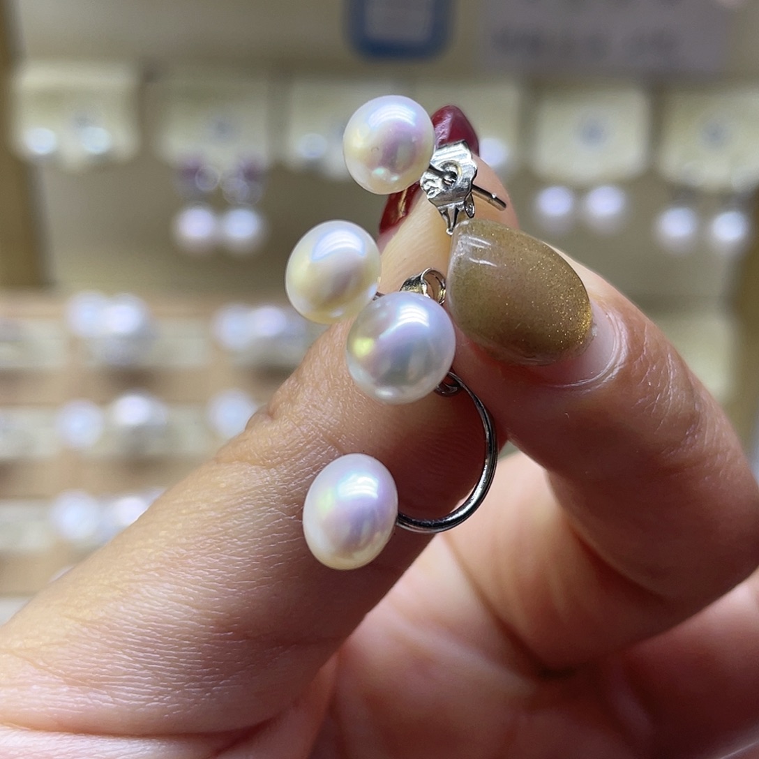 淡水珍珠银S925镶嵌耳饰