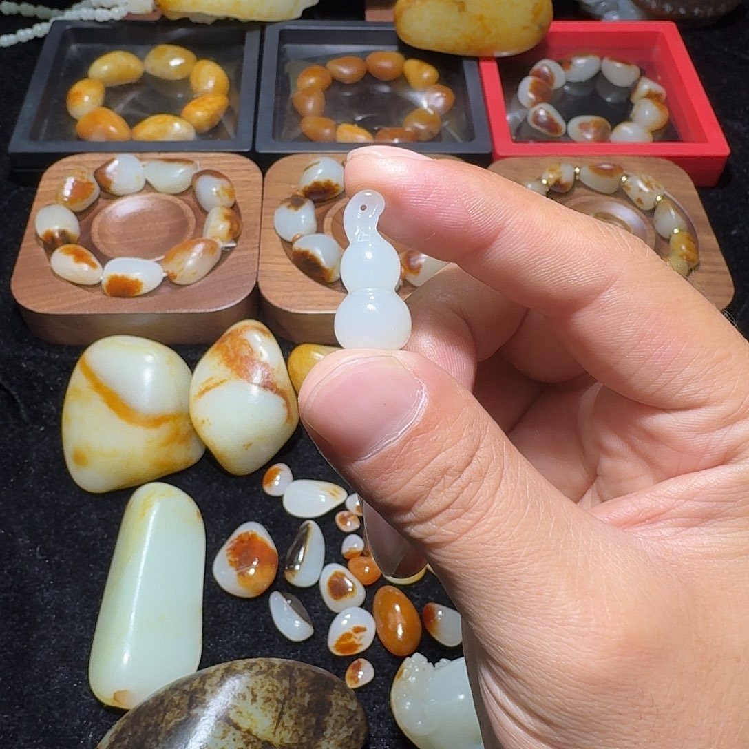 和田玉（子料）未镶嵌挂件