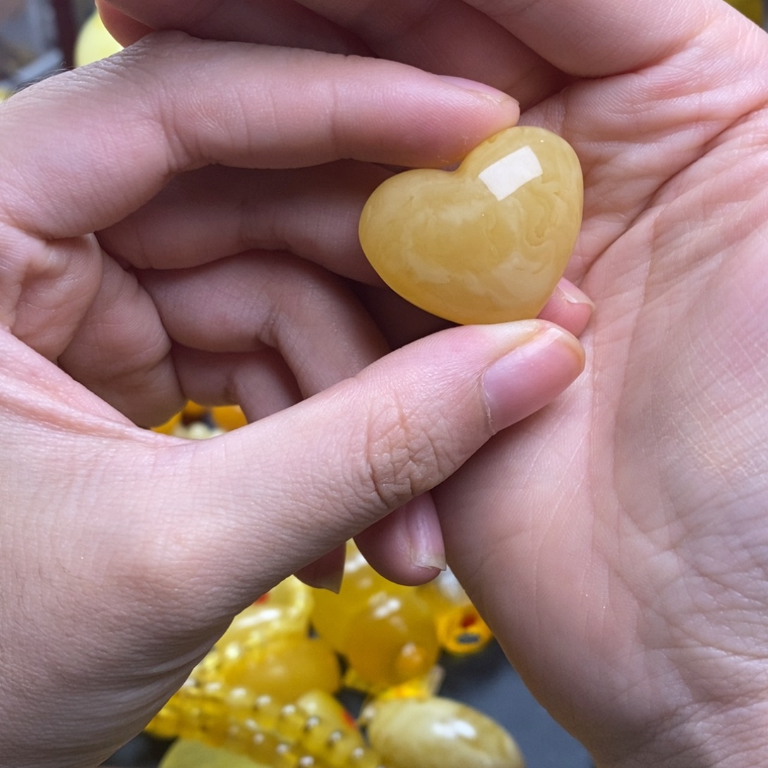 琥珀未镶嵌珠宝奇石