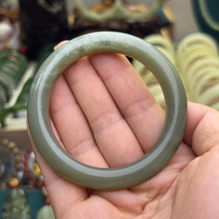 和田玉手镯未镶嵌53.8圈围10409