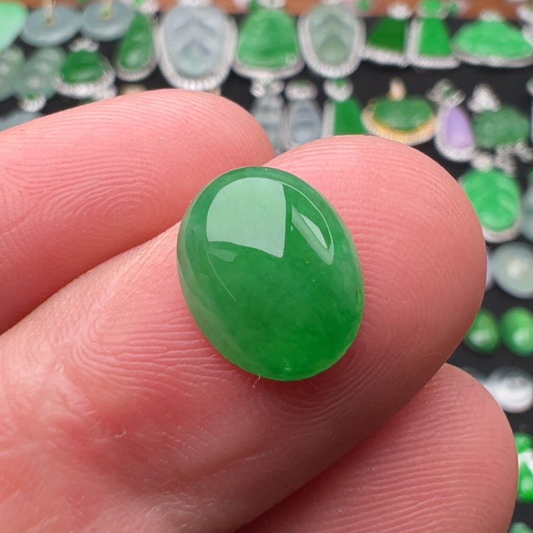 翡翠颈饰未镶嵌蛋面11.4