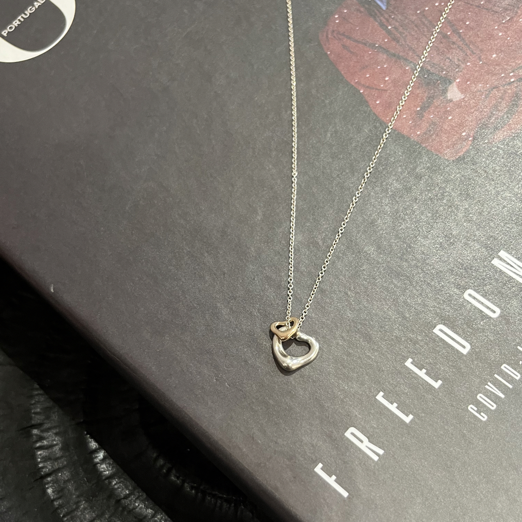 95新 Tiffany & Co./蒂芙尼 镂空双心扣吊坠 金银拼色 精致 项链