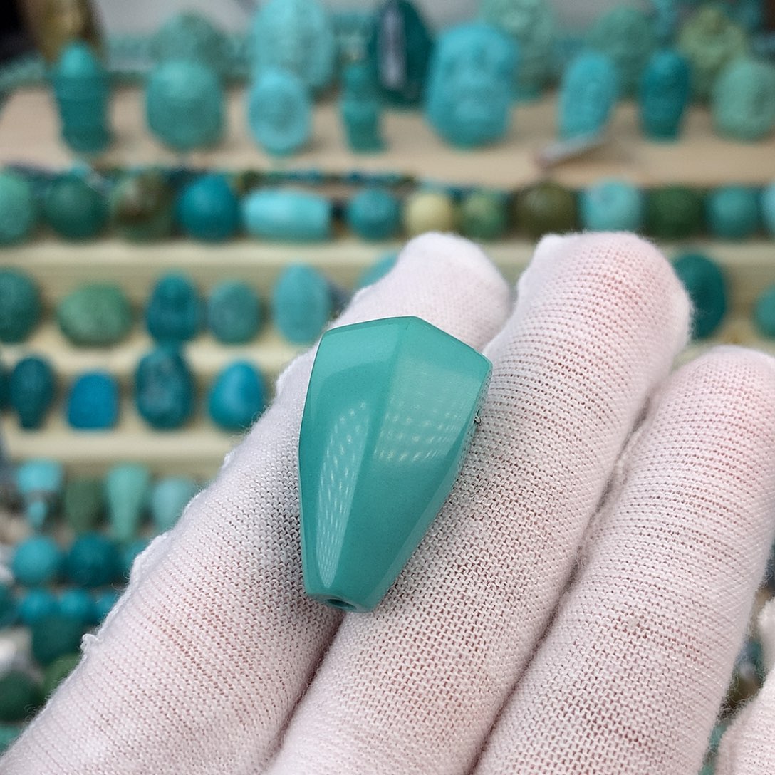 绿松石未镶嵌珠宝奇石16