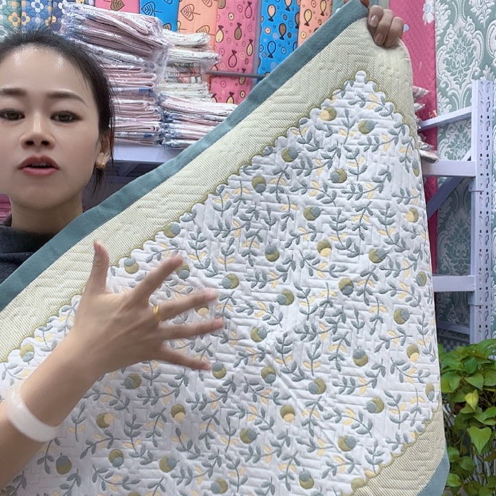 棉绿色小樱桃纯棉