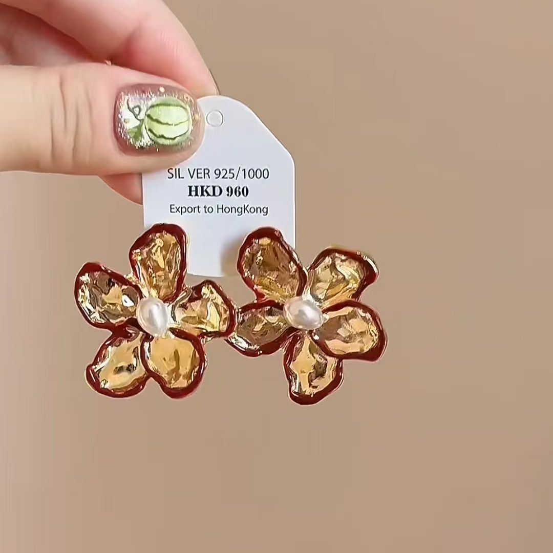 焦糖杏恋~棕色优雅花朵耳钉氛围感复古卡布奇诺小众独特秋冬耳环