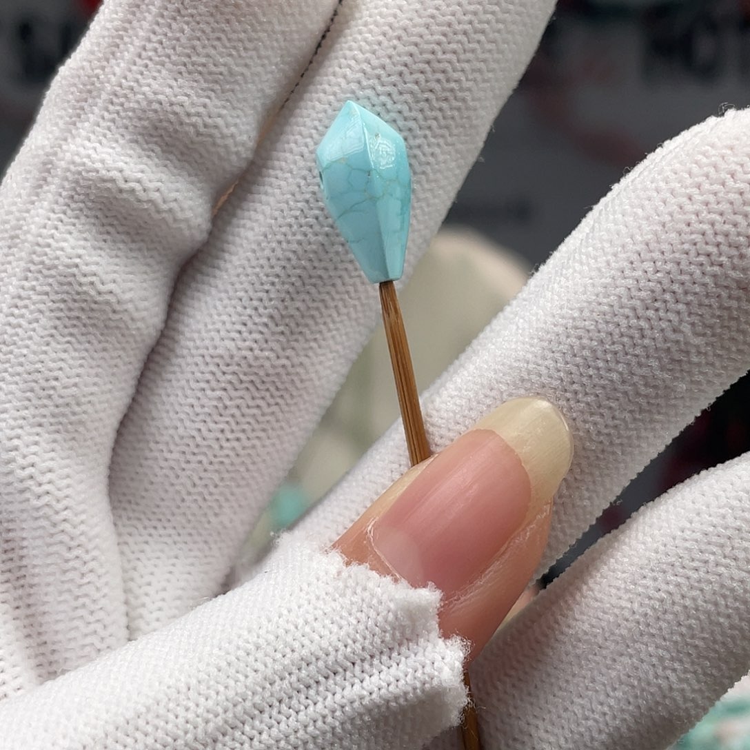 绿松石未镶嵌挂件