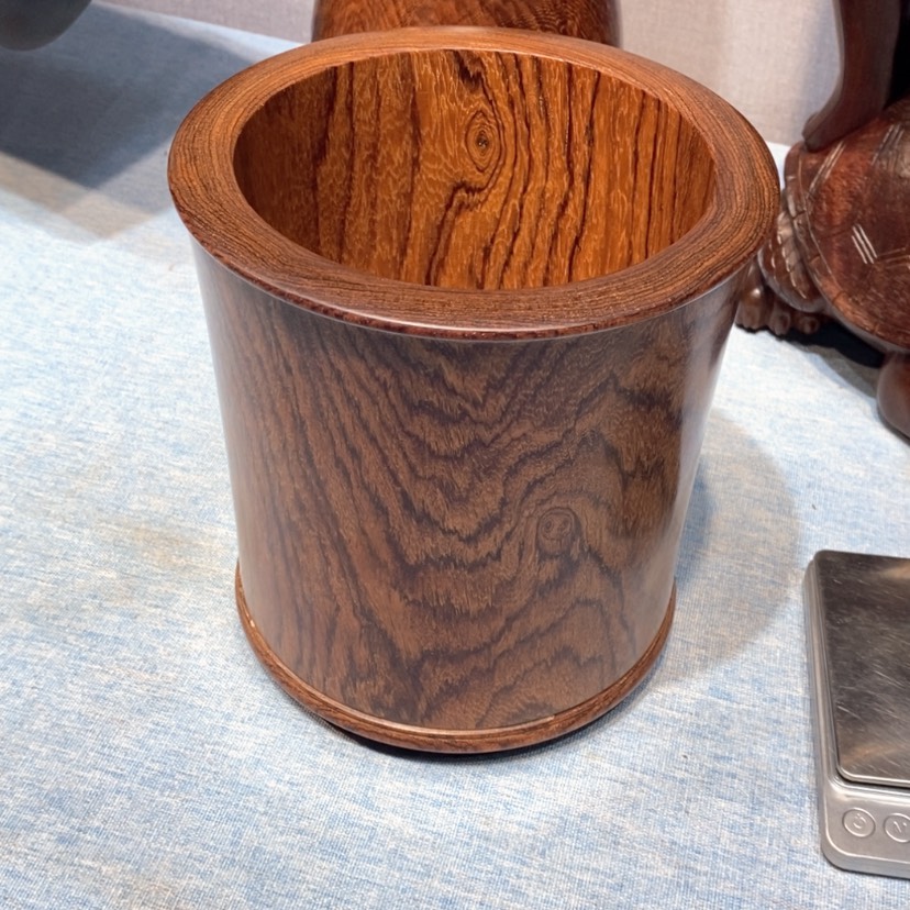 【闪购商品】黄花梨/降香黄檀大*?海黄笔筒