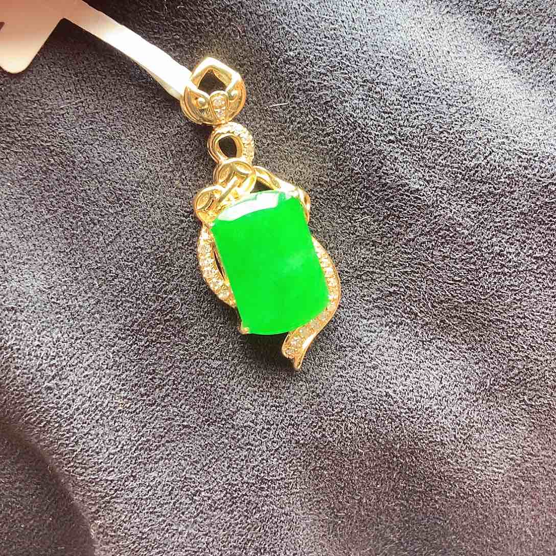 翡翠颈饰18K金镶嵌上新