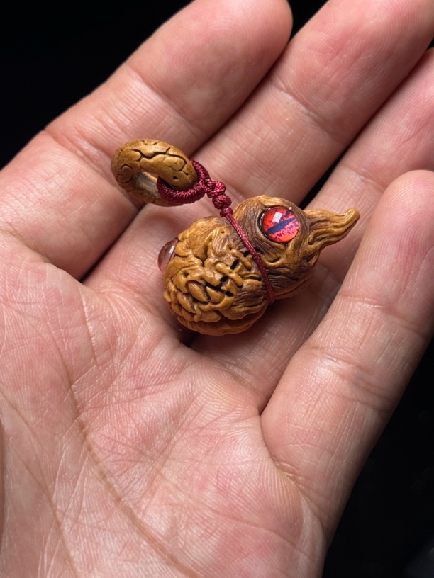 大眼萌葫芦吞噬，桃核雕刻