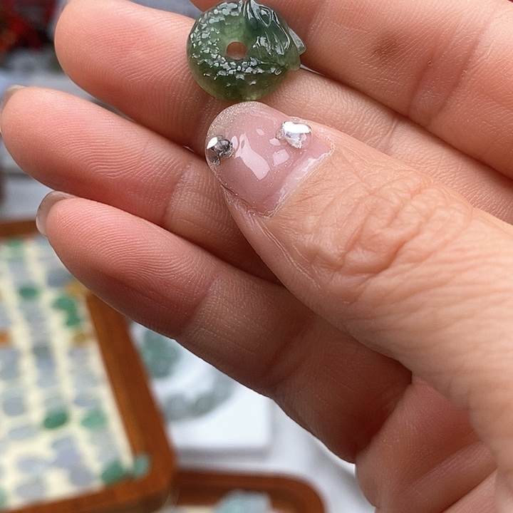 翡翠颈饰未镶嵌89888888888