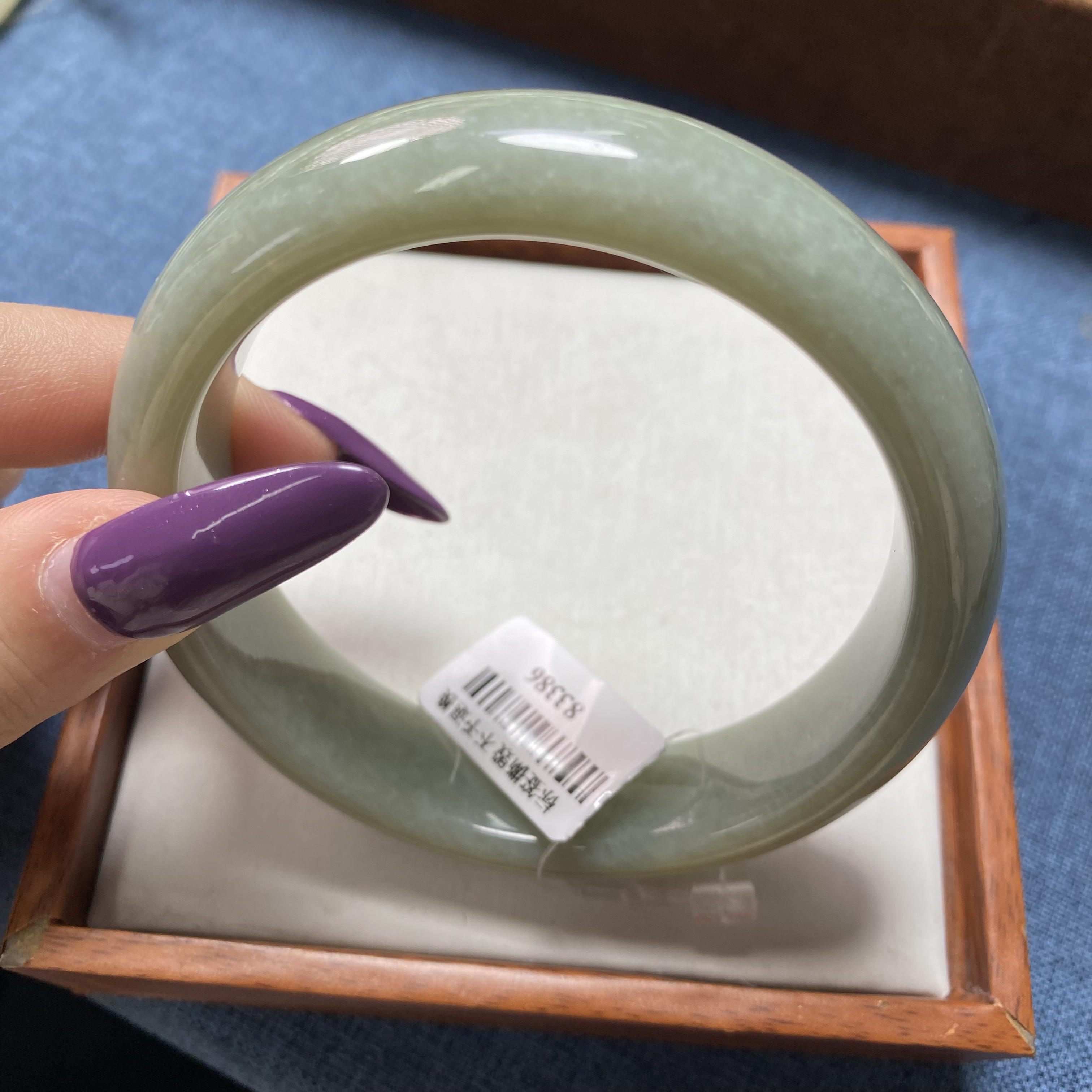 天然和田玉手镯 59