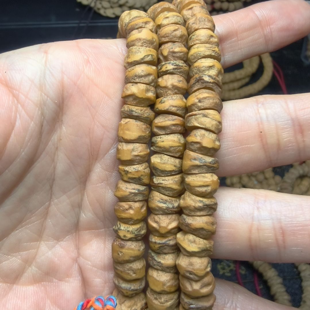 柏香籽/百香籽吊坠百嘎红芽手串