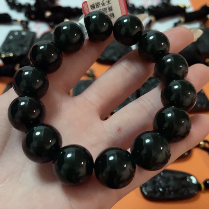 翡翠颈饰未镶嵌?*?翡翠吊坠