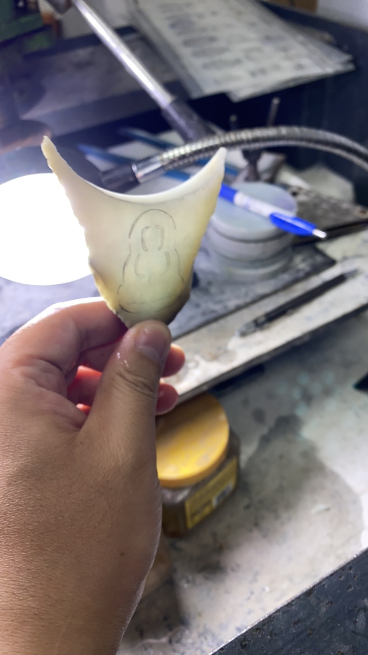 模糊手镯定制翡翠