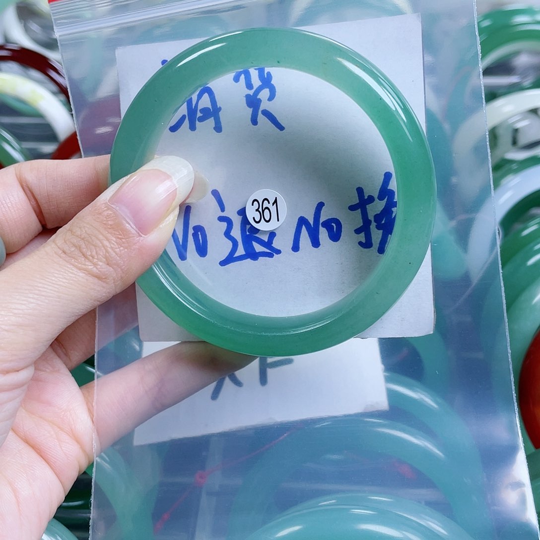 【闪购商品】石英质玉手镯未镶嵌58