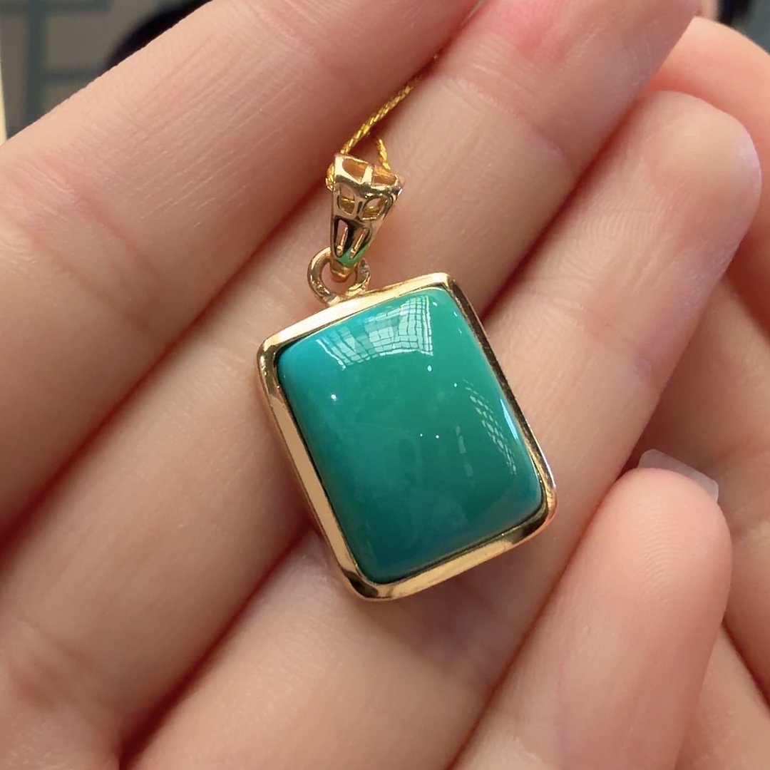 绿松石未镶嵌颈饰