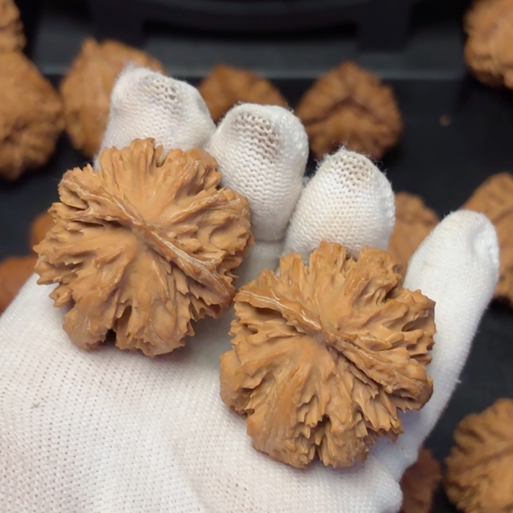 文玩核桃吊坠灬秦岭灯笼29