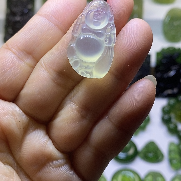 蛇纹石玉颈饰未镶嵌