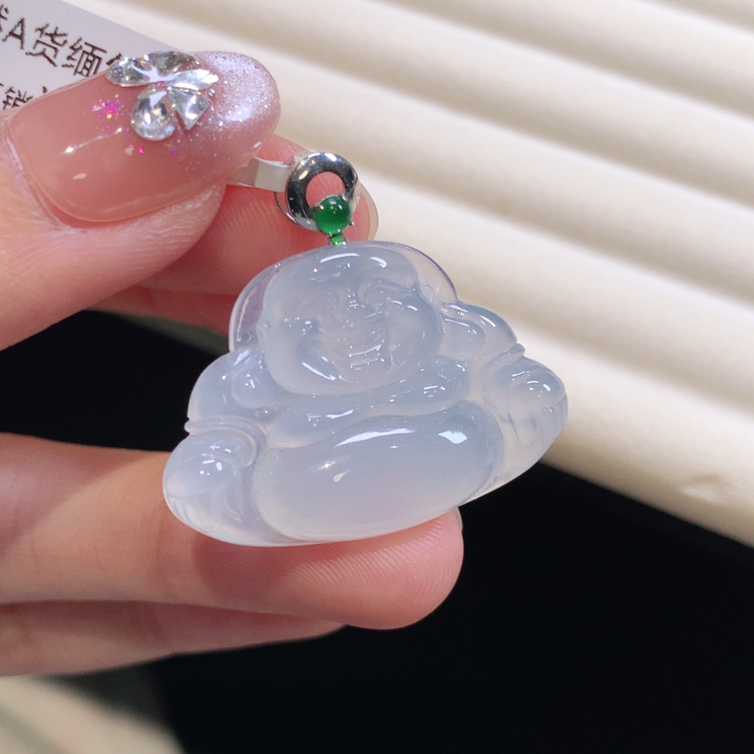 翡翠颈饰18K金镶嵌佛