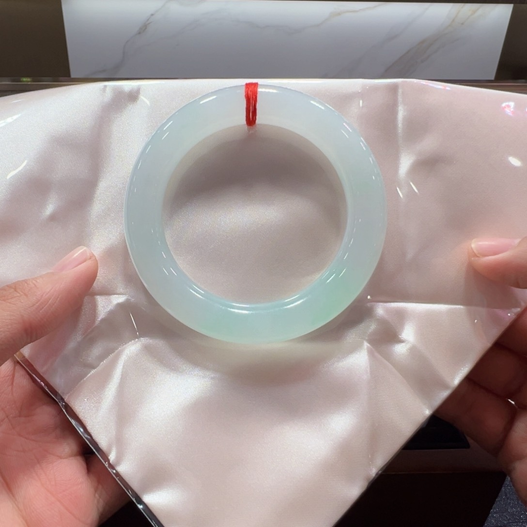 翡翠手镯未镶嵌圆条