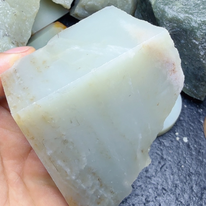 和田玉（糖玉）未镶嵌珠宝奇石