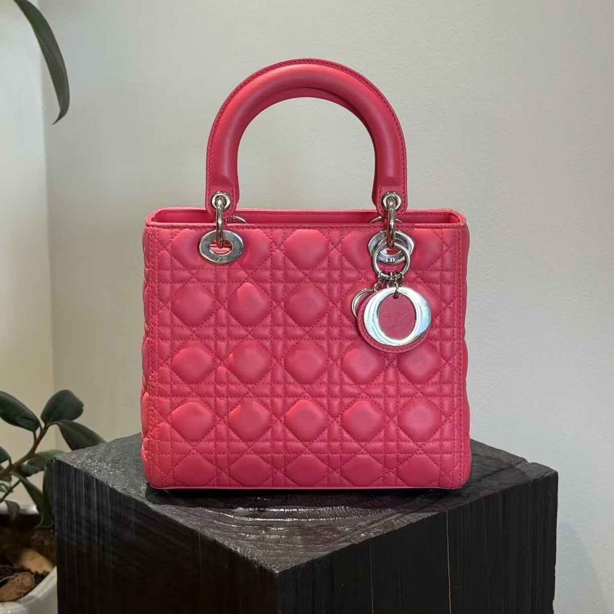 95新 DIOR/迪奥 戴妃五格 玫红色 羊皮 肩带保卡 手提包斜挎包