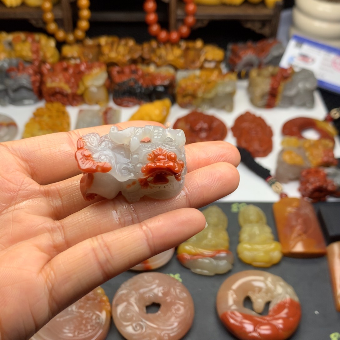 石英质玉（黄龙玉）挂件未镶嵌