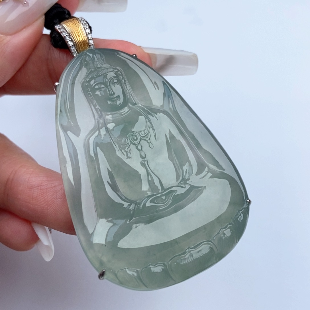 翡翠颈饰未镶嵌W****l素衣