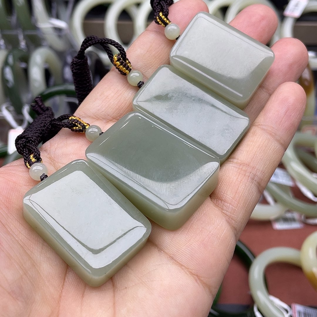 和田玉未镶嵌吊坠(不含链)拍一发一