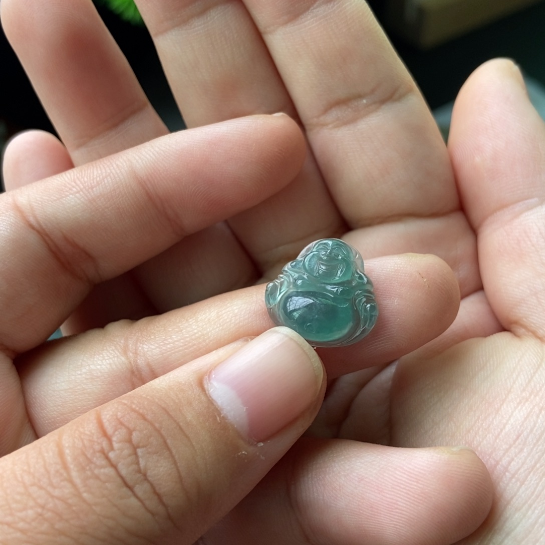 翡翠挂件未镶嵌危料佛公