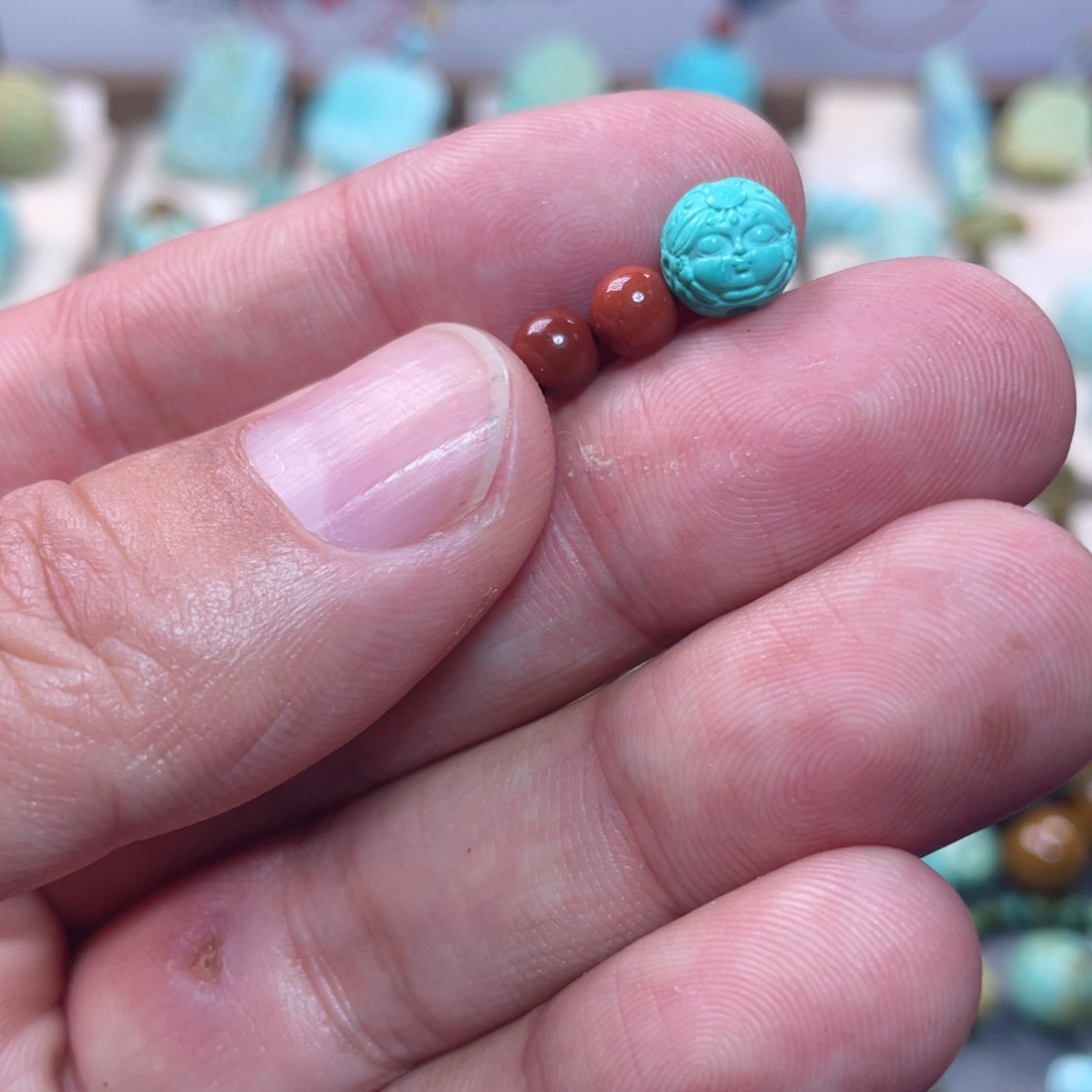 南红玛瑙配饰未镶嵌