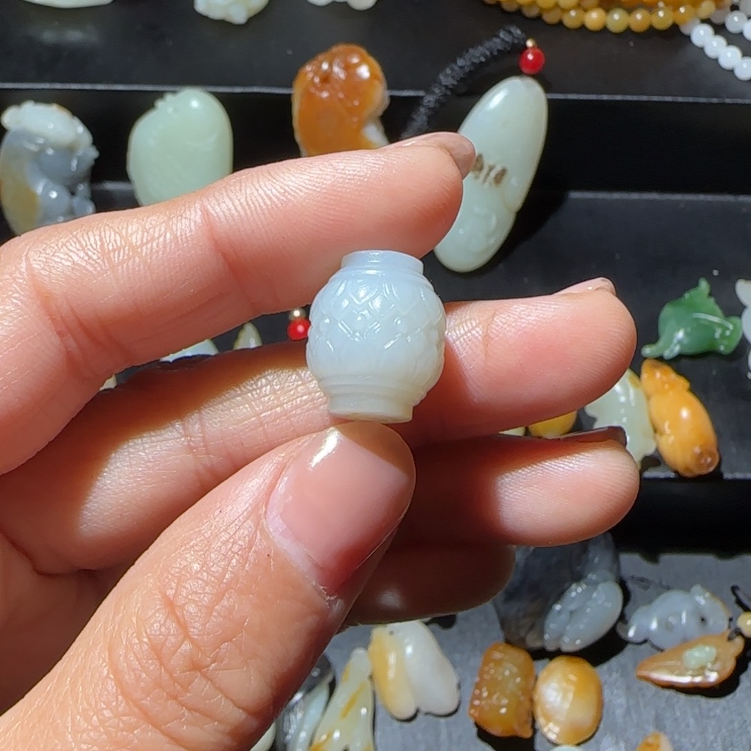 和田玉颈饰未镶嵌封**爱