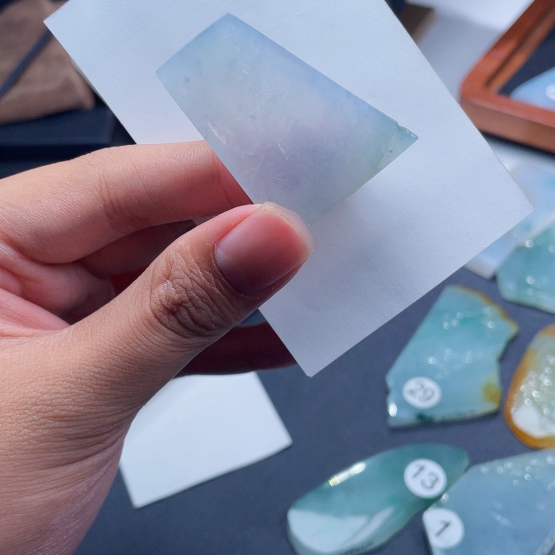 定制翡翠未镶嵌糯冰小挂件料