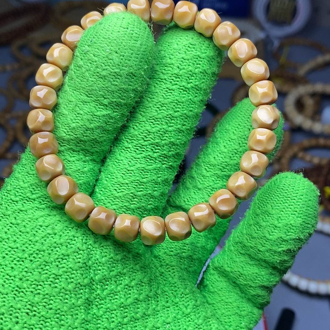 手串龙脊菩提8奶酪