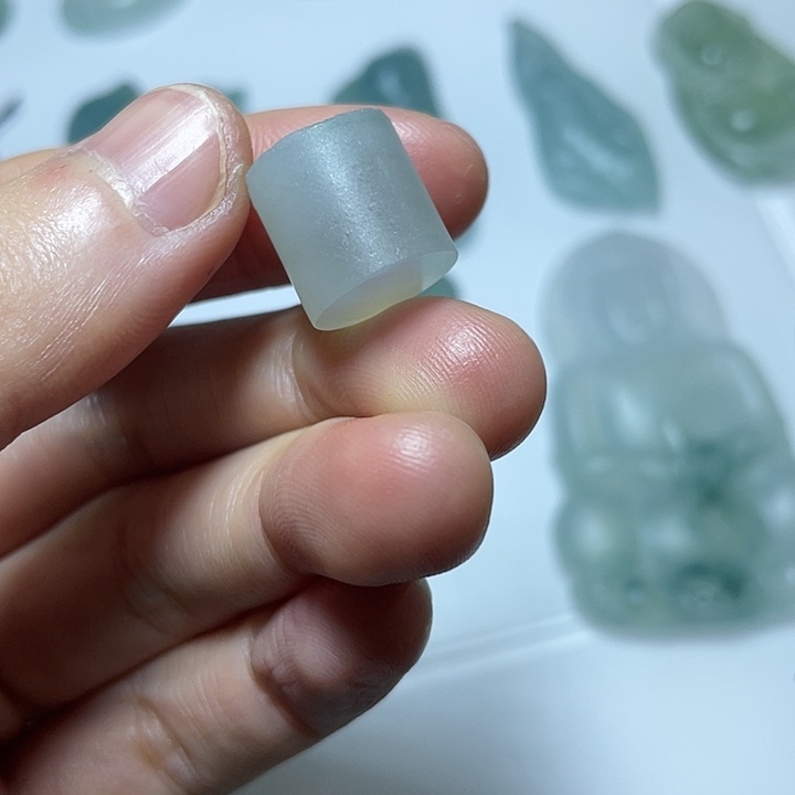 定制翡翠未镶嵌挂件